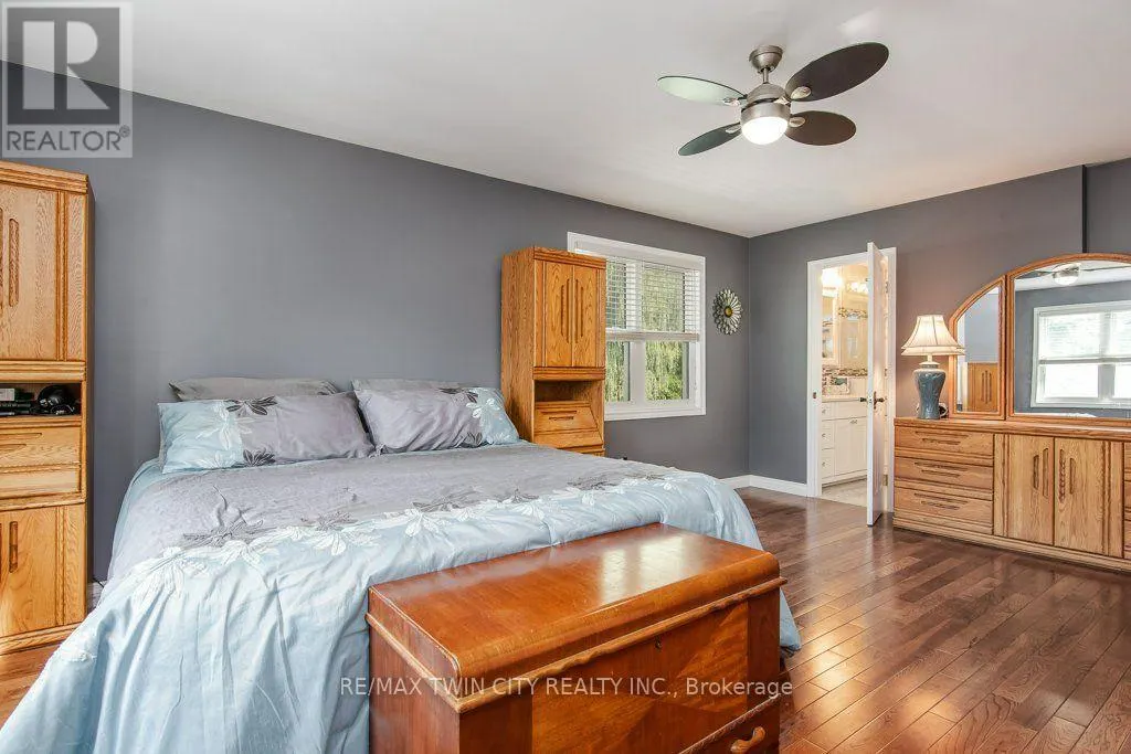 108 QUEENSWAY DRIVE