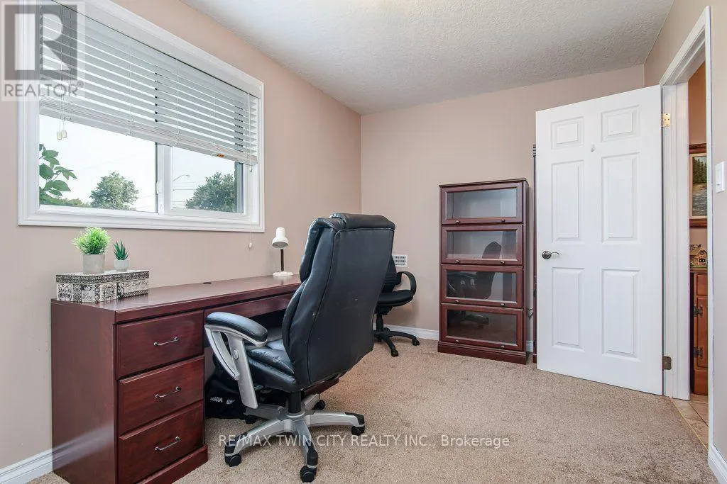 108 QUEENSWAY DRIVE