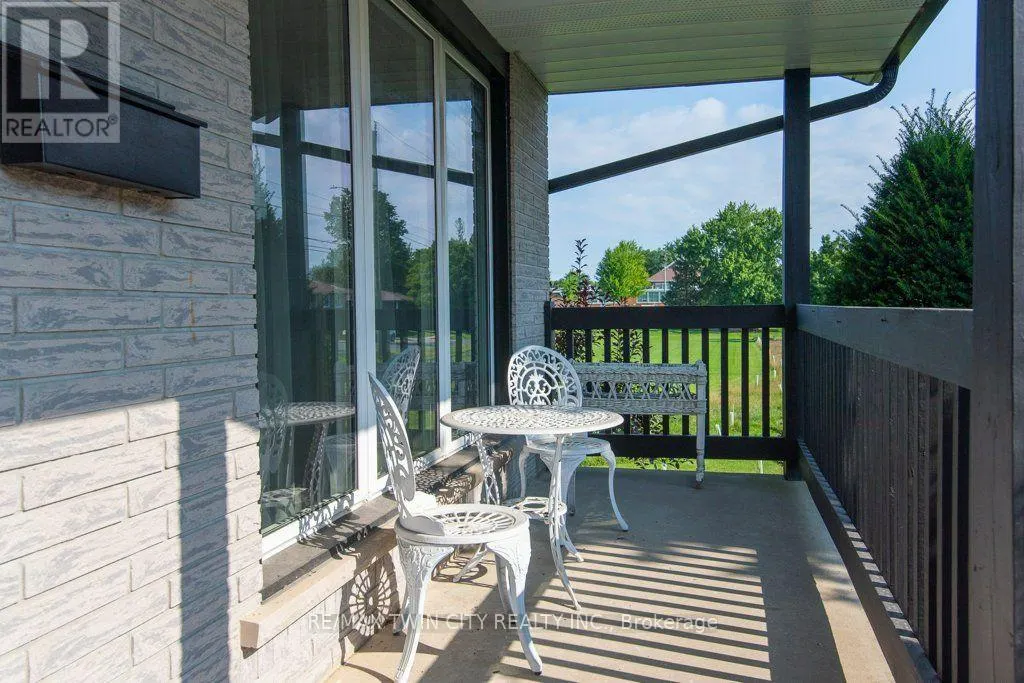 108 QUEENSWAY DRIVE