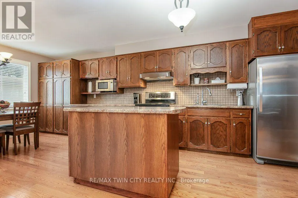108 QUEENSWAY DRIVE