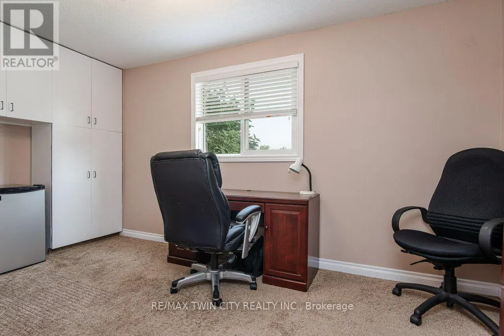 108 QUEENSWAY DRIVE
