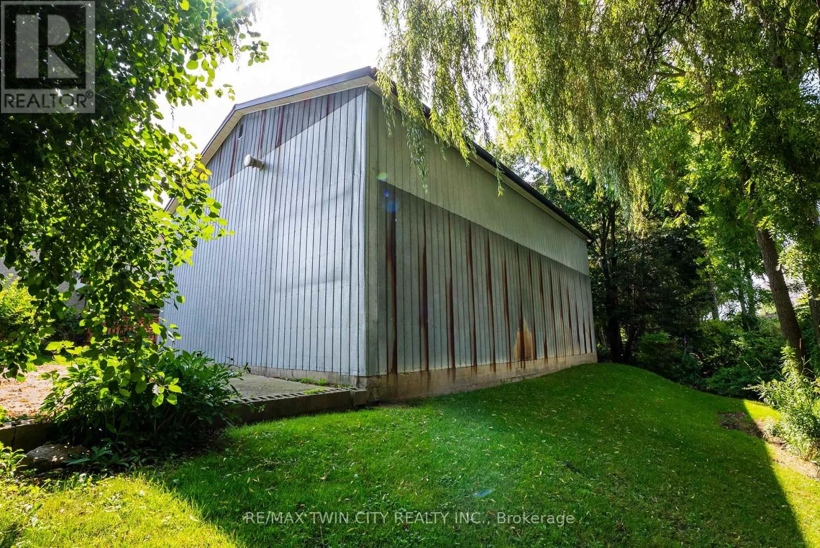108 QUEENSWAY DRIVE