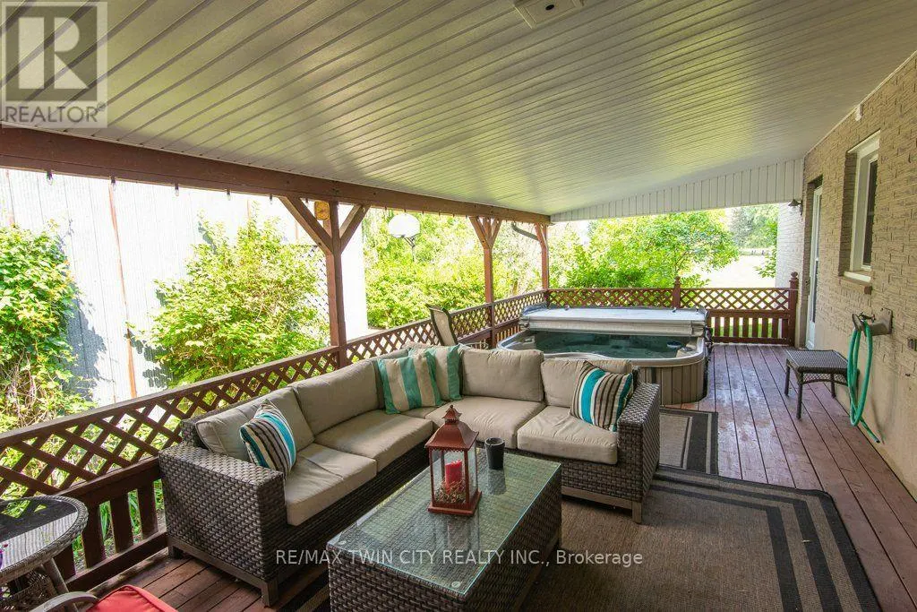 108 QUEENSWAY DRIVE