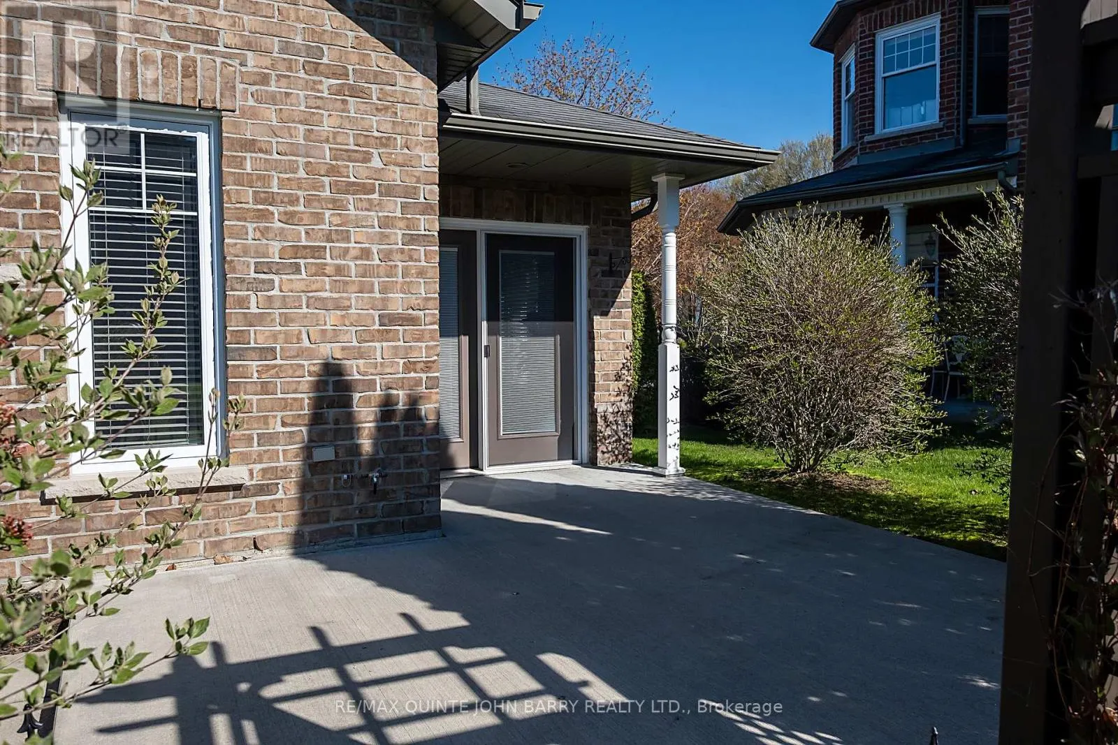 4 HICKORY COURT