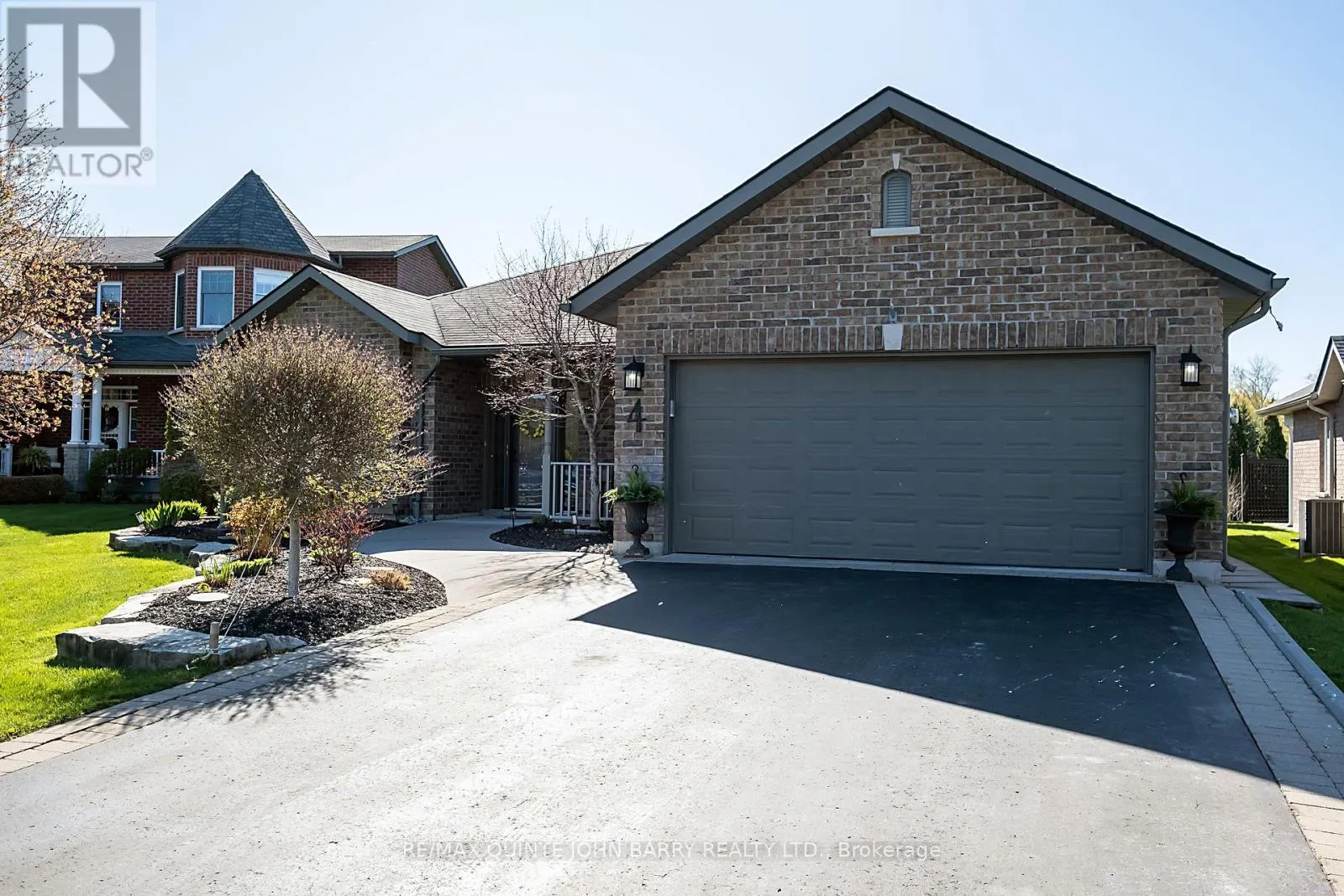 4 HICKORY COURT
