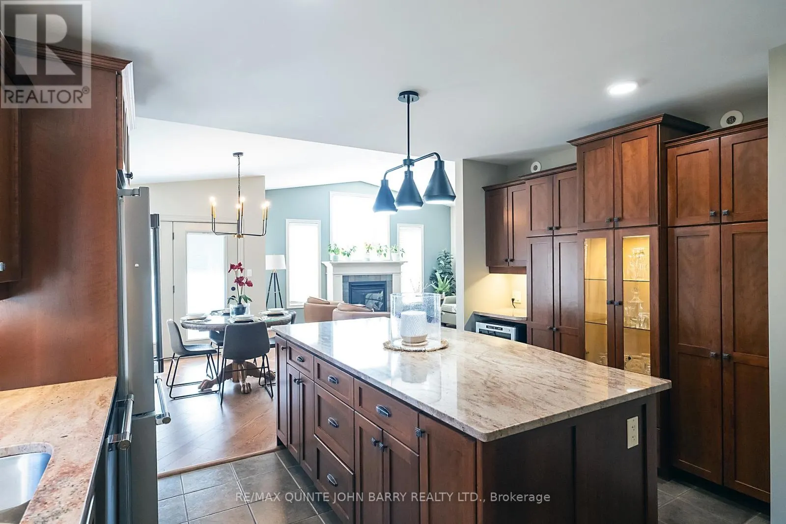 4 HICKORY COURT