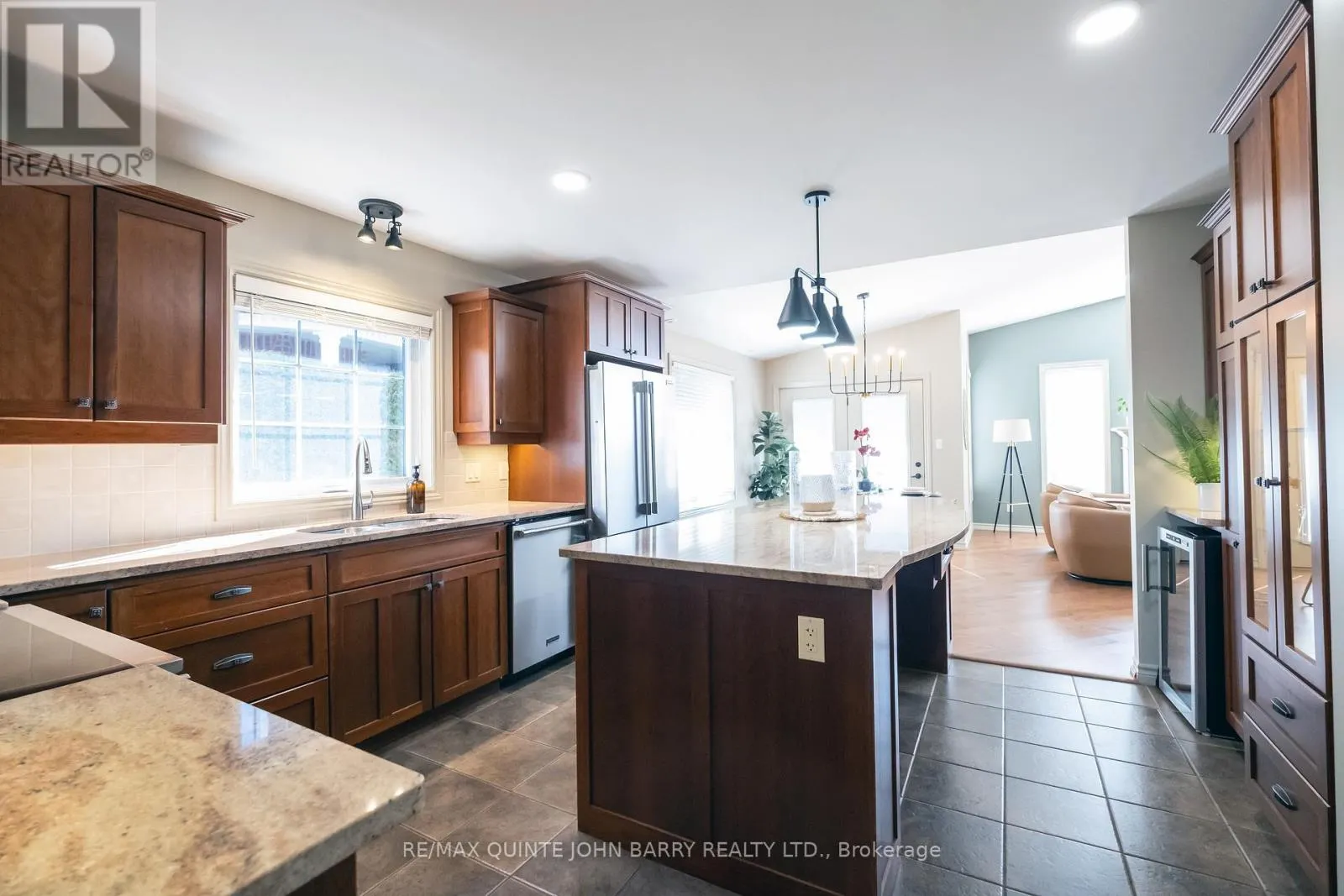 4 HICKORY COURT