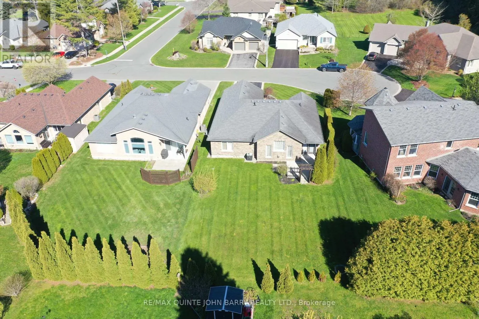 4 HICKORY COURT