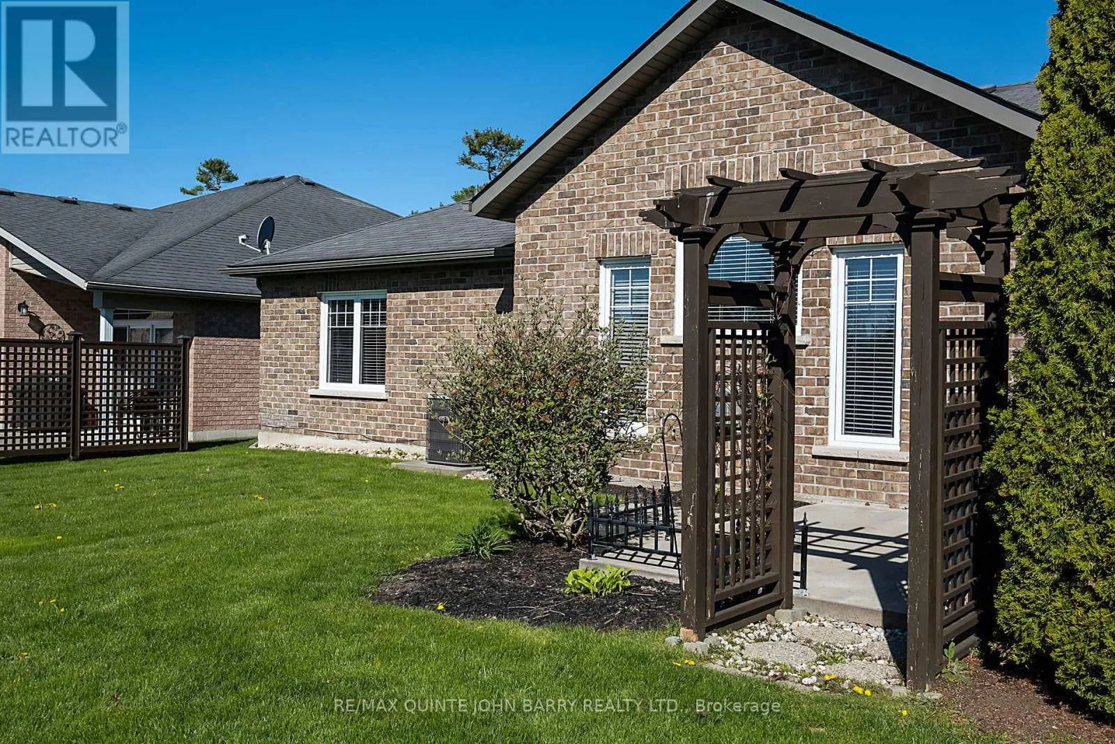 4 HICKORY COURT