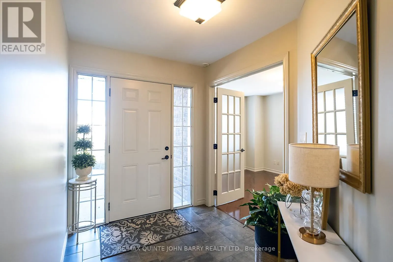 4 HICKORY COURT