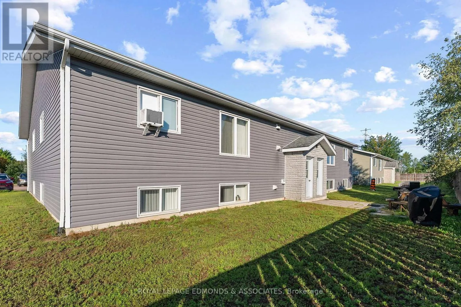 5 RENFREW STREET