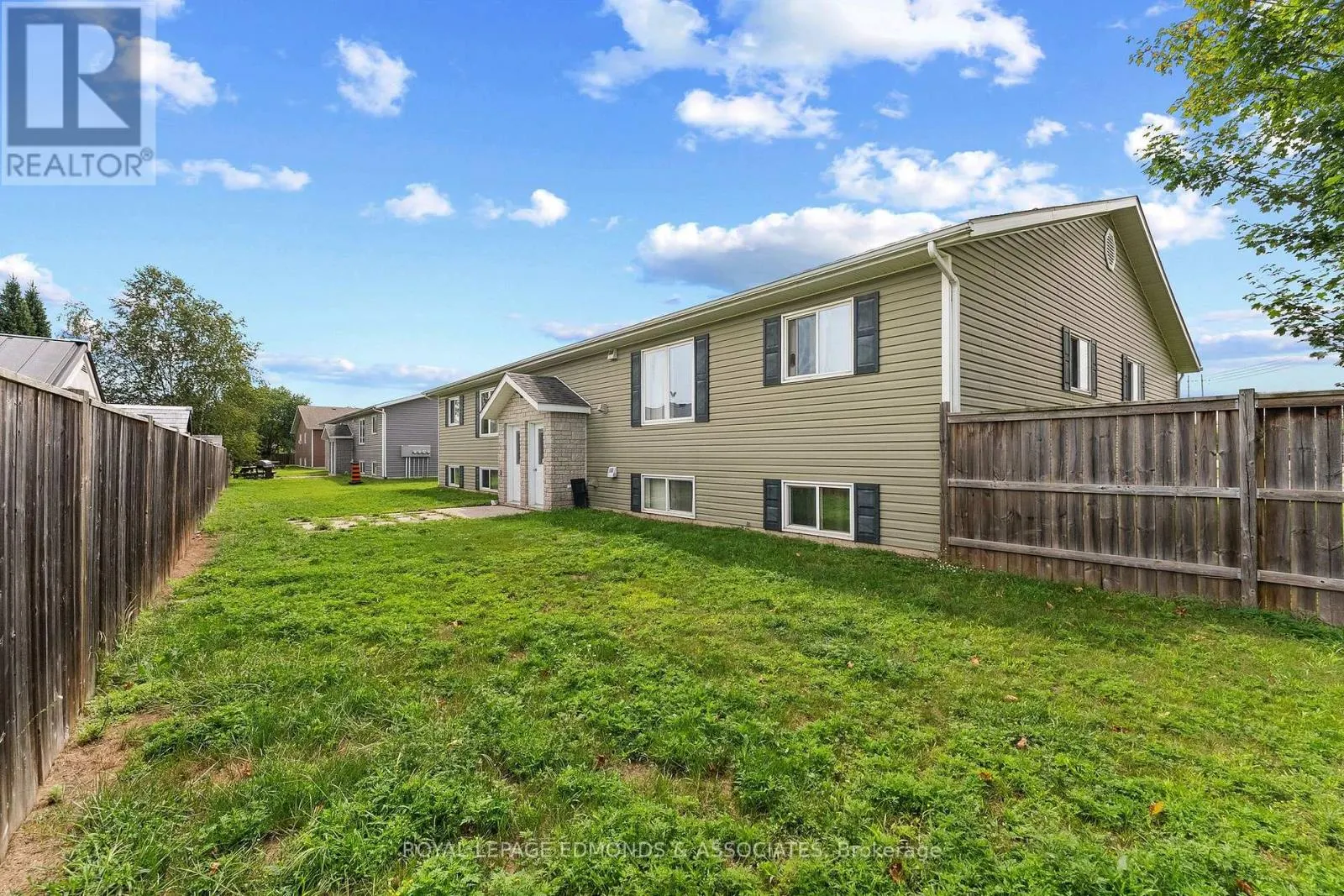 5 RENFREW STREET