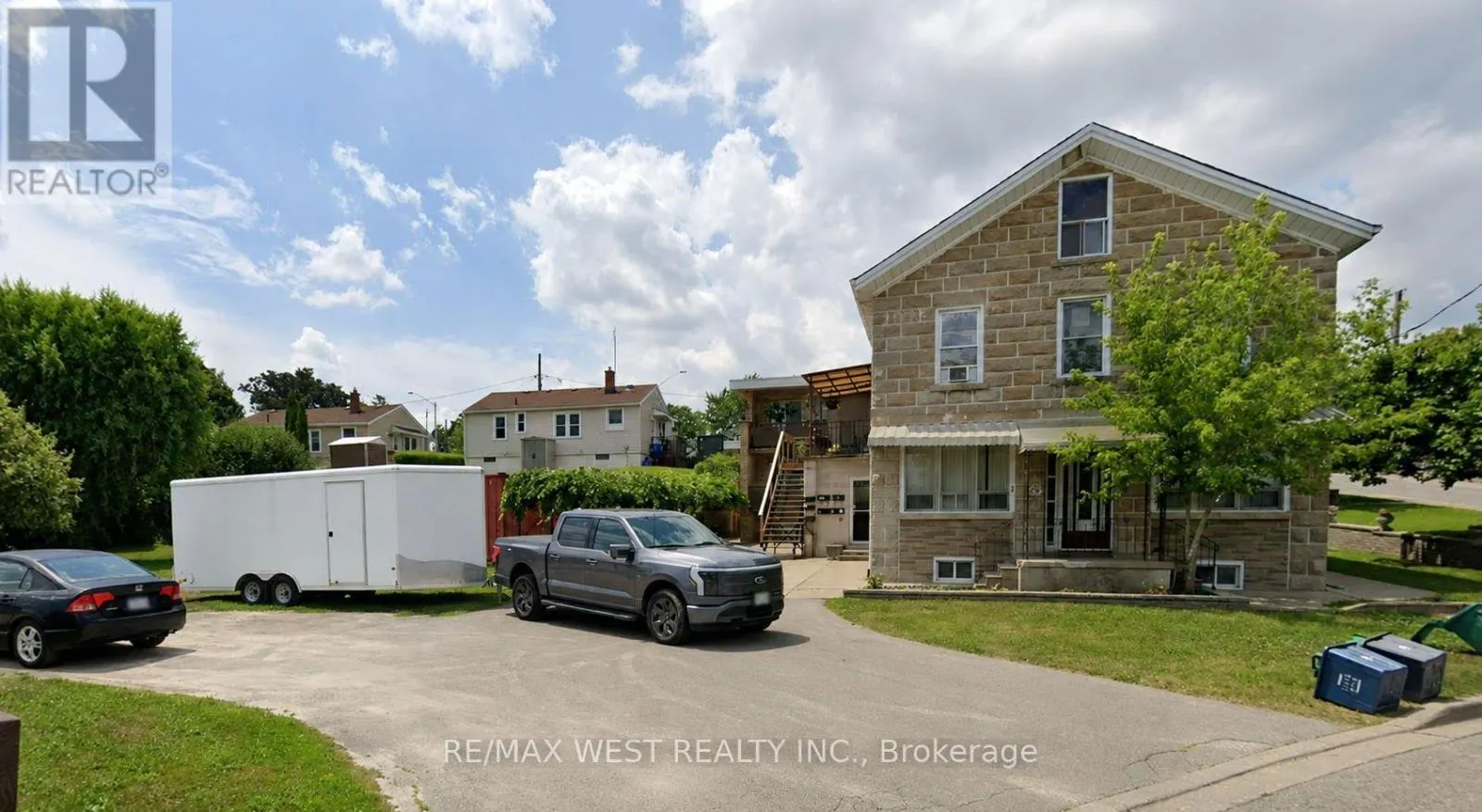 55 JOHN STREET N