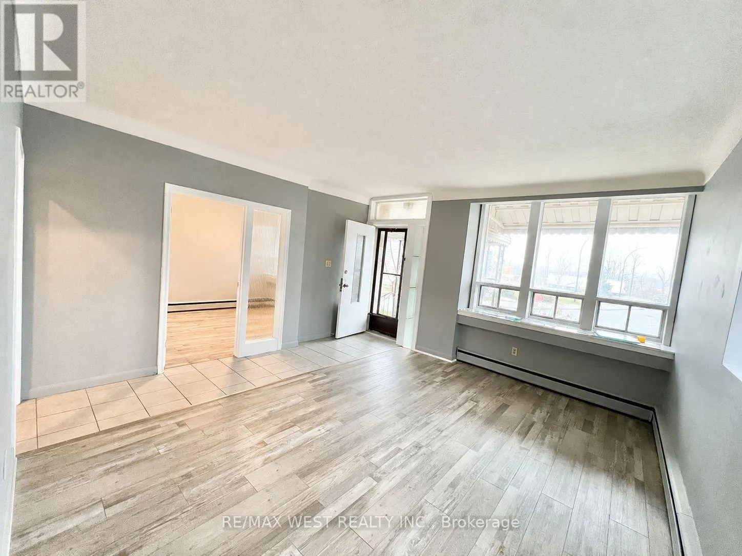 55 JOHN STREET N