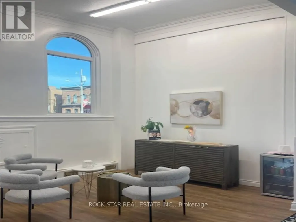 MAIN FLOOR - 19 KING STREET W