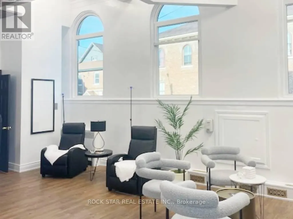 MAIN FLOOR - 19 KING STREET W