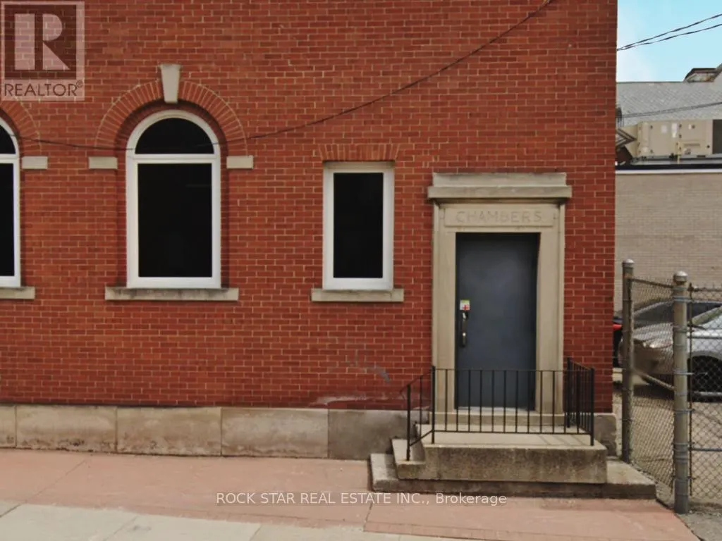 19 KING STREET W