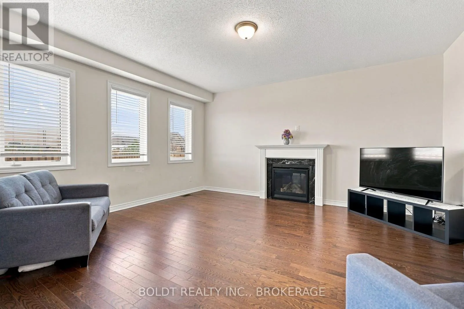 85 HOMESTEAD WAY