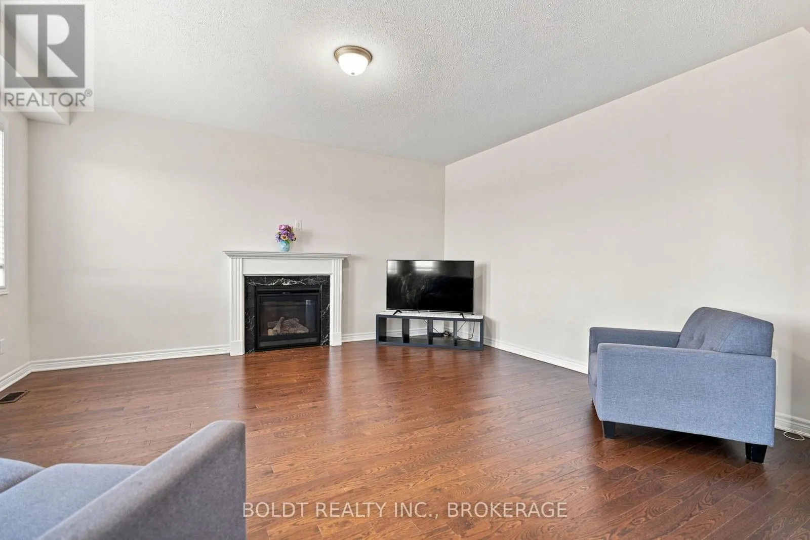 85 HOMESTEAD WAY
