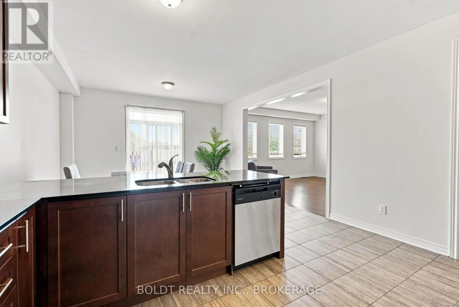 85 HOMESTEAD WAY