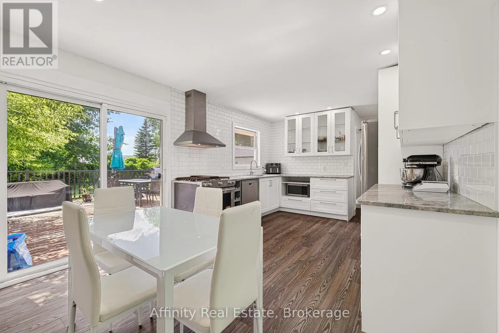 18 WILLOWDALE STREET