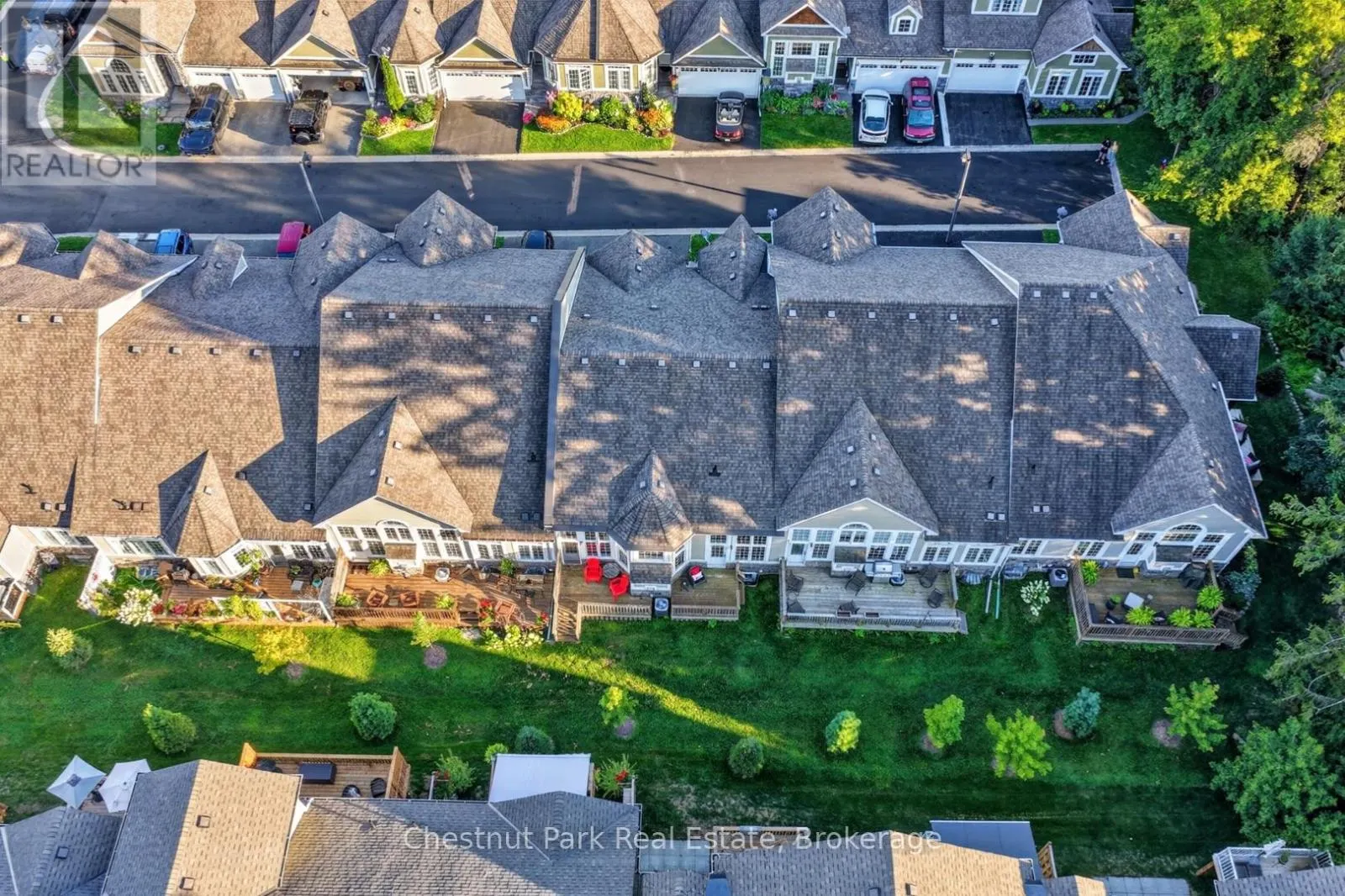7 STORMONT COURT