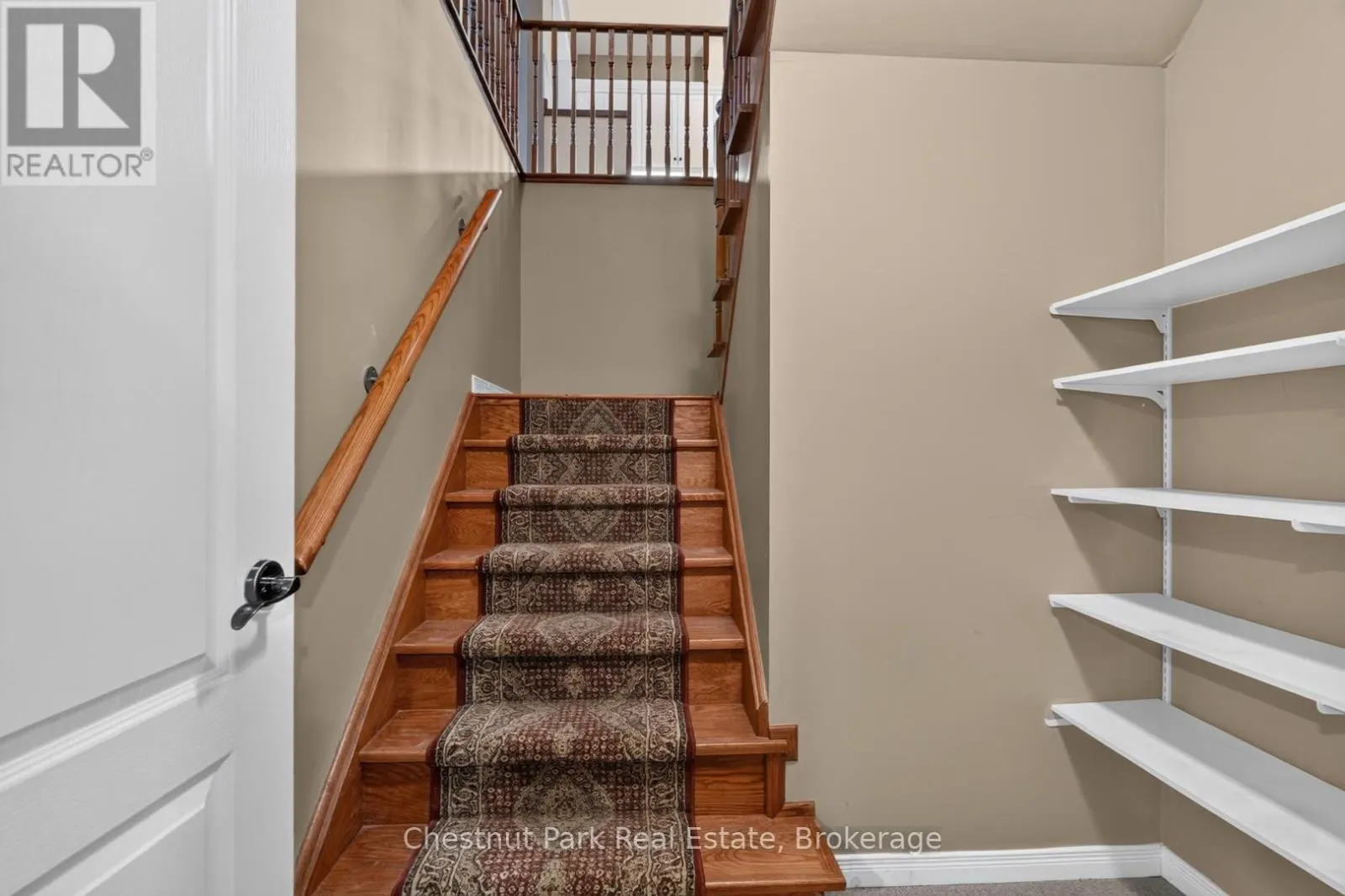 7 STORMONT COURT