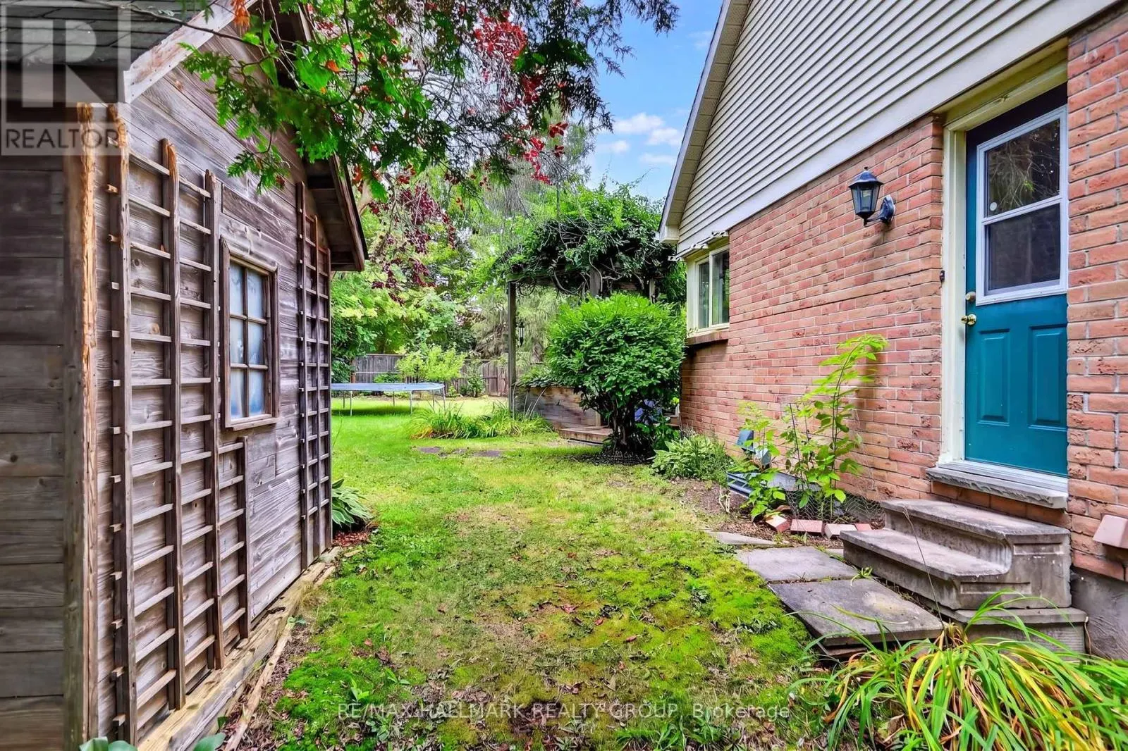 9 KINTAIL COURT