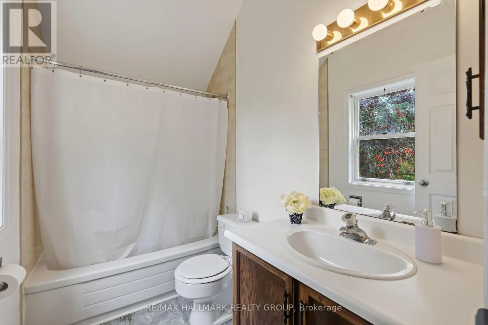 9 KINTAIL COURT