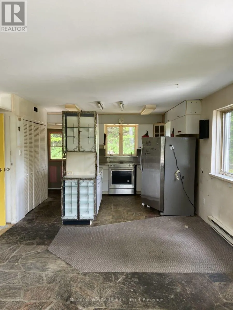 21 FERNDALE ROAD