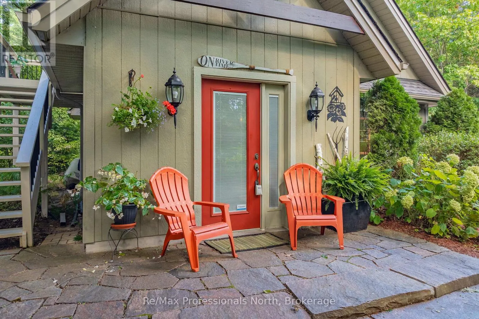 1005 LAIDLAW AVENUE