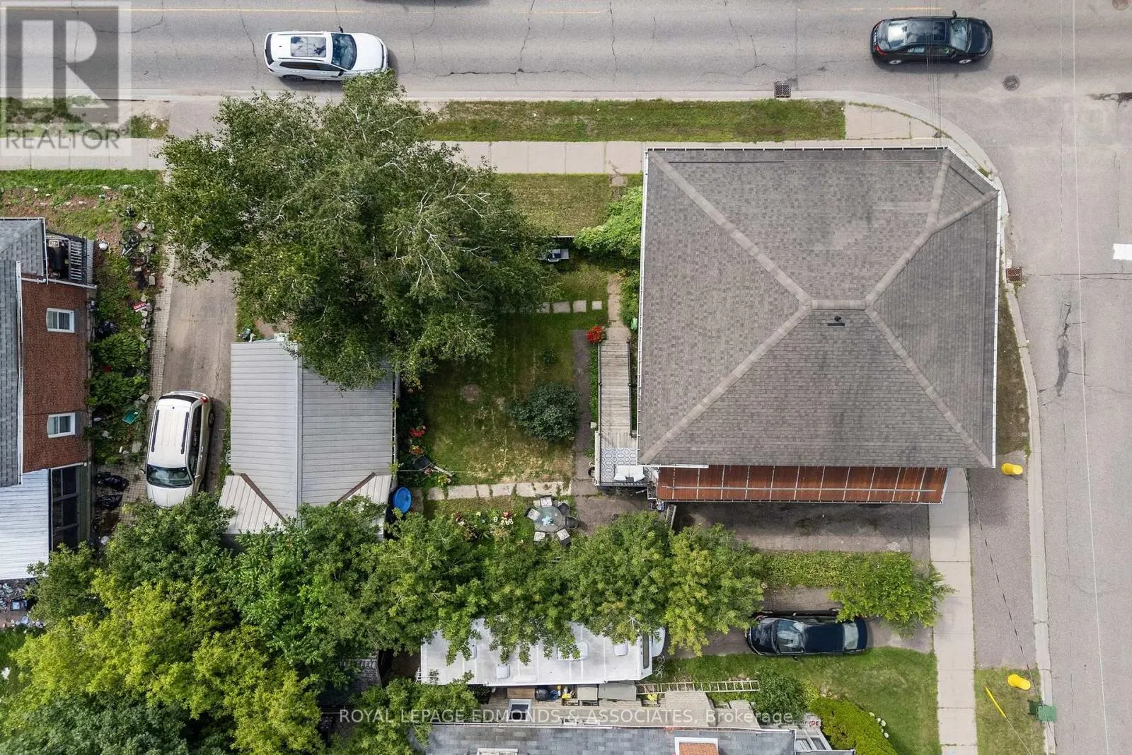 403 MACKAY STREET