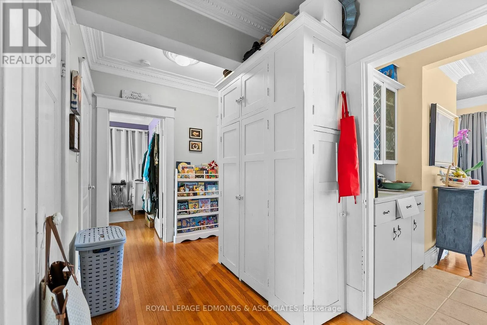 403 MACKAY STREET