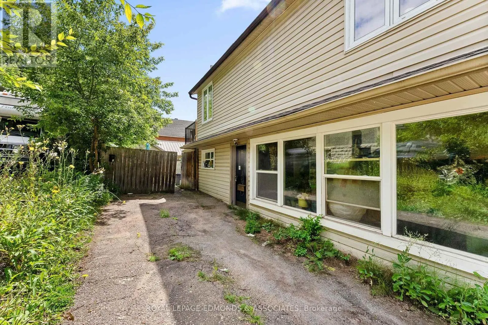 403 MACKAY STREET
