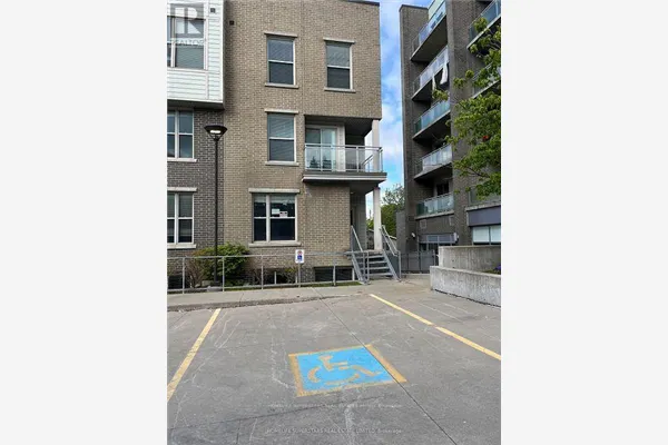 T101 - 62 BALSAM STREET