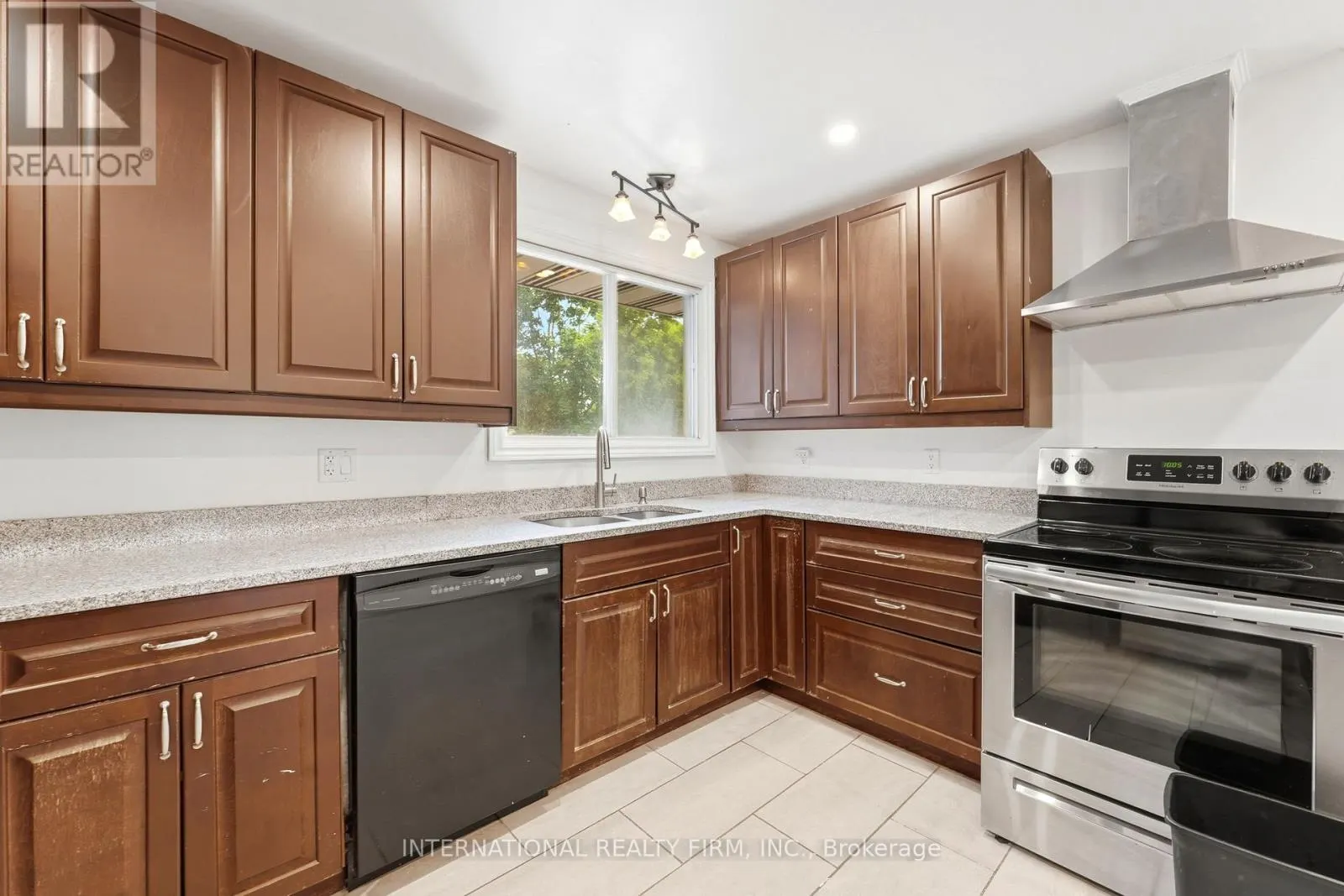 1213 ERINDALE DRIVE
