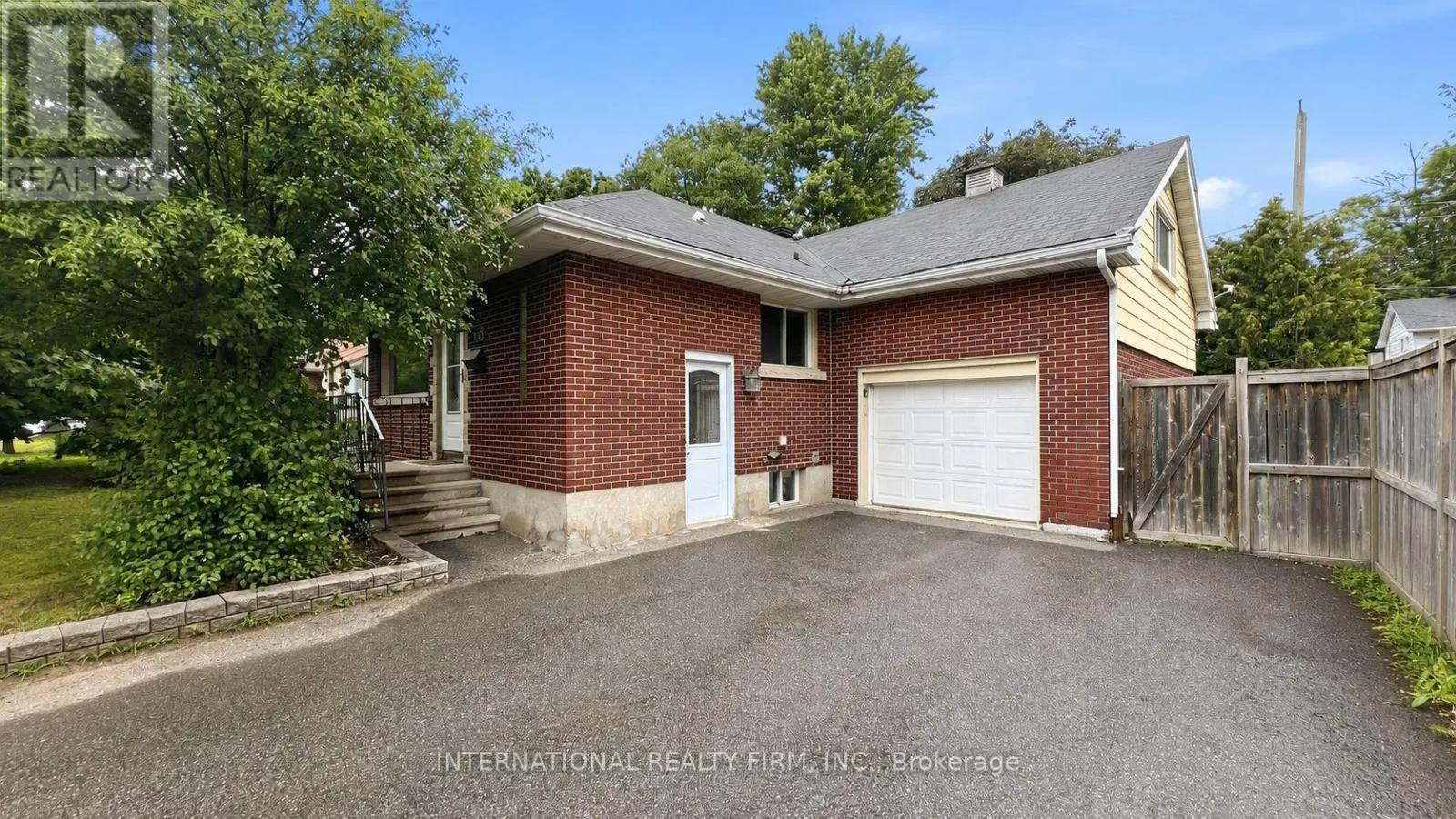 1213 ERINDALE DRIVE