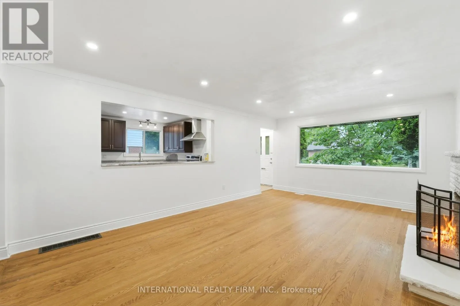 1213 ERINDALE DRIVE