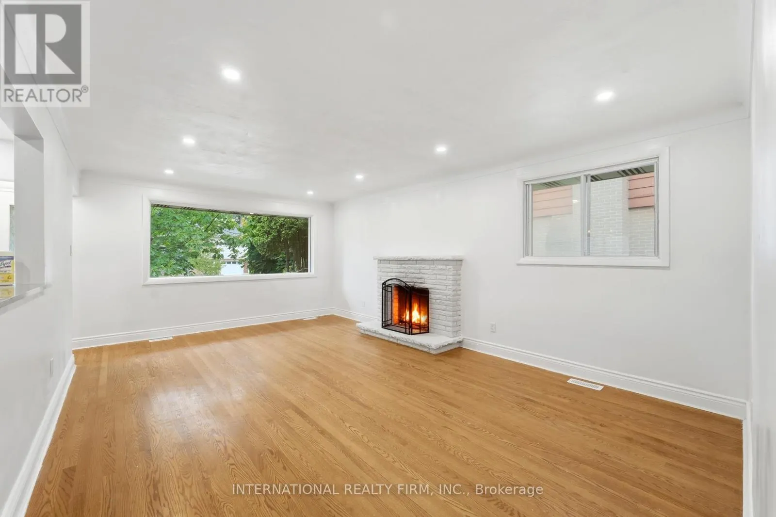 1213 ERINDALE DRIVE