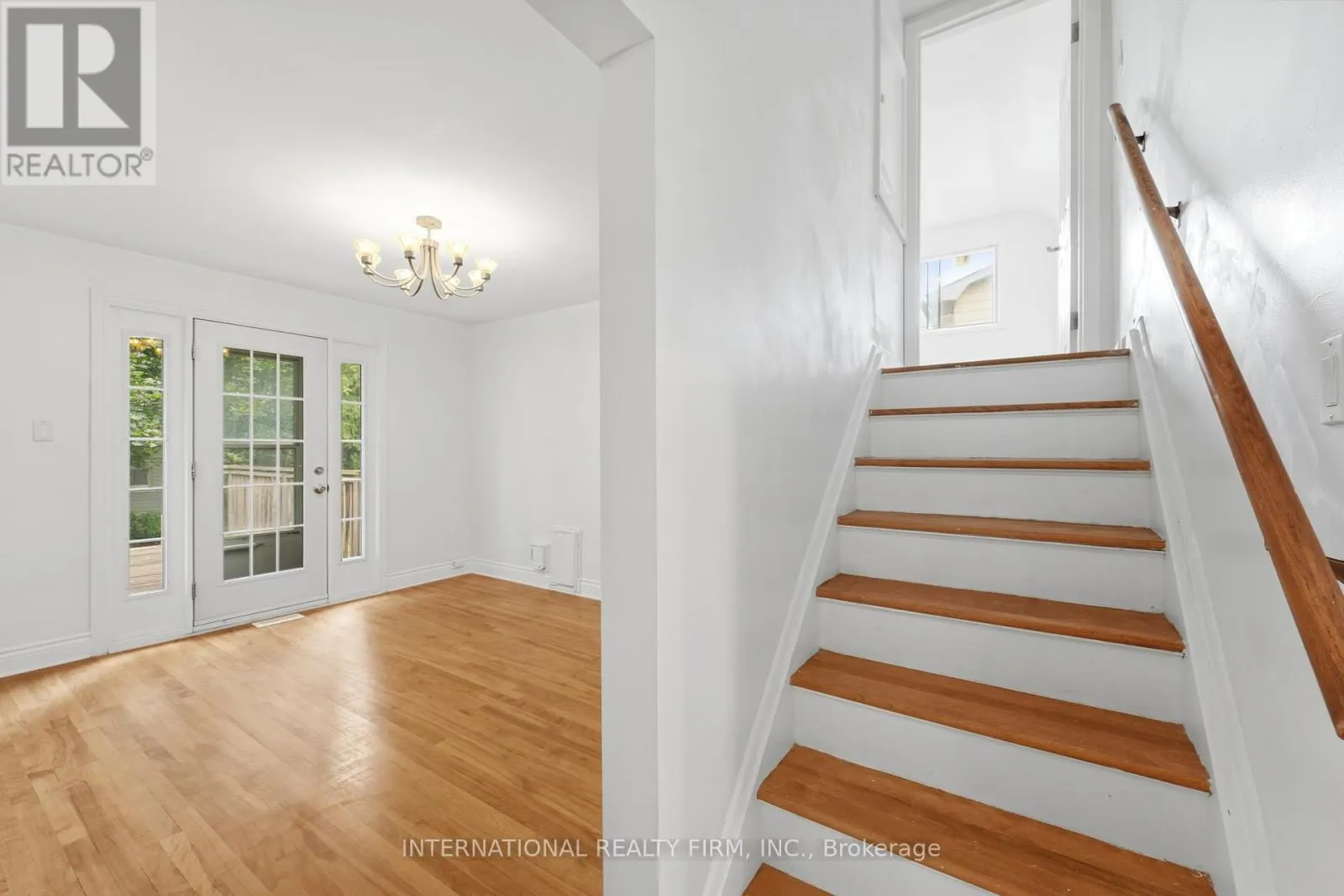 1213 ERINDALE DRIVE