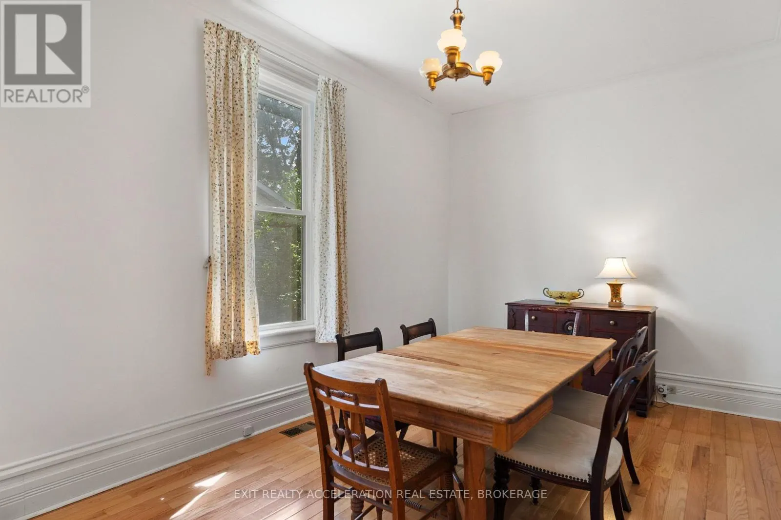 182 WATER STREET W