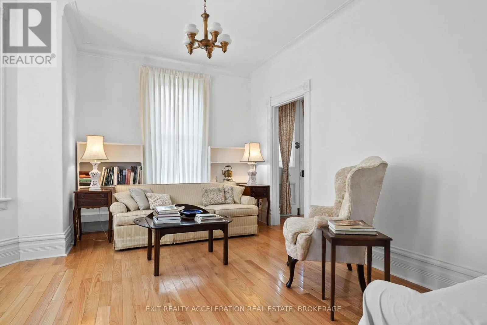 182 WATER STREET W