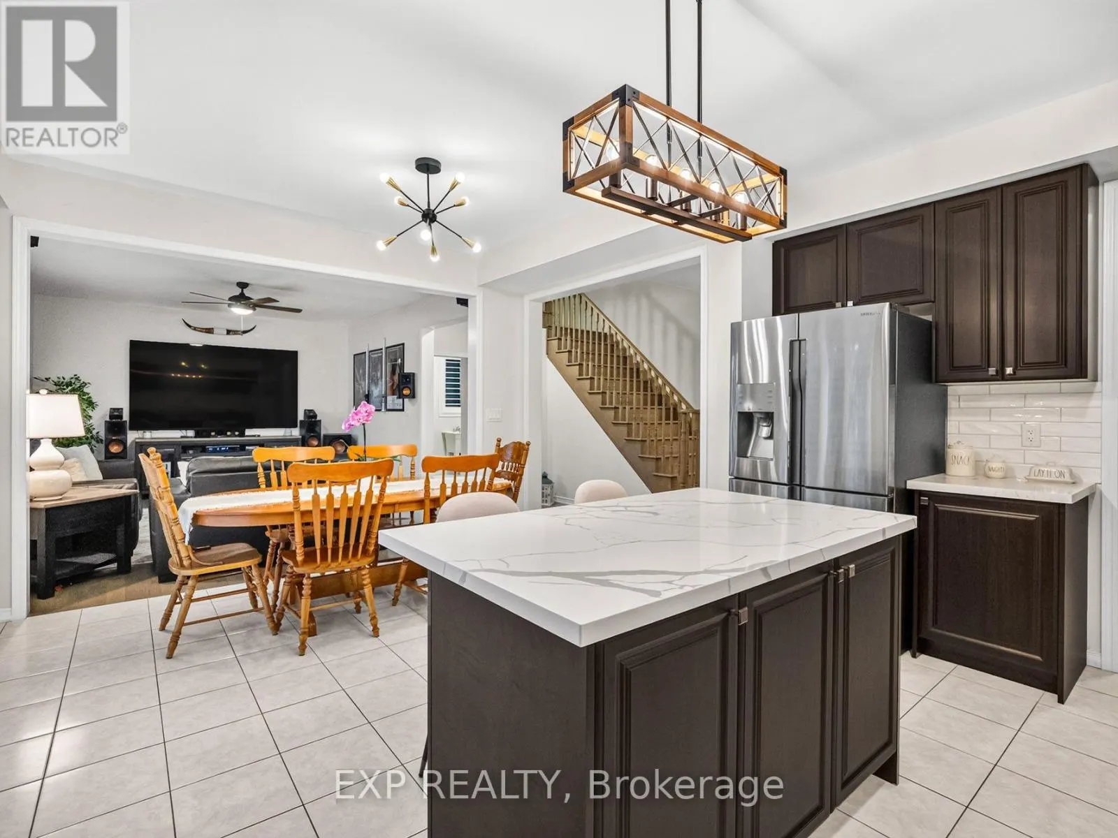 62 ESTHER CRESCENT