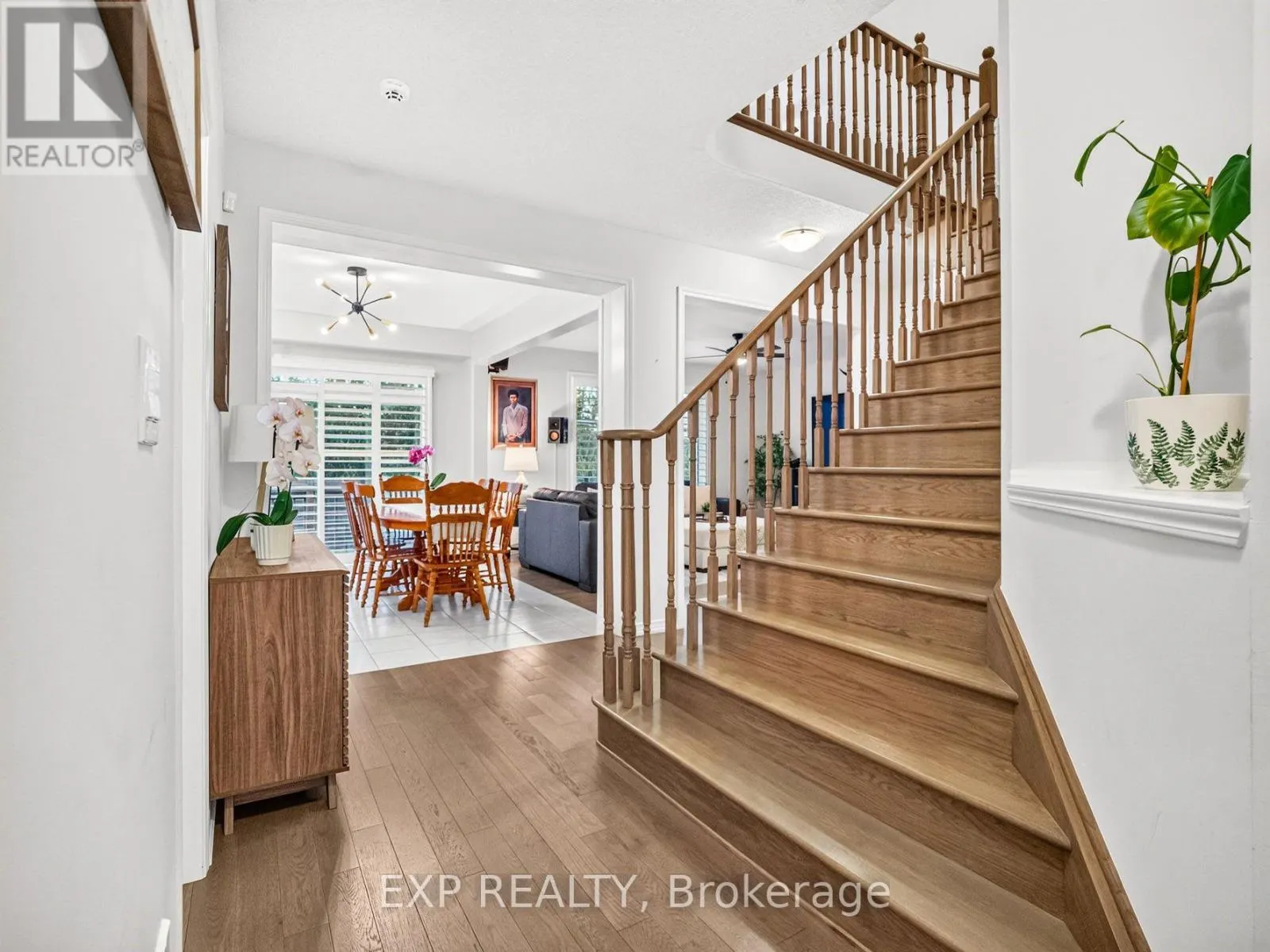 62 ESTHER CRESCENT
