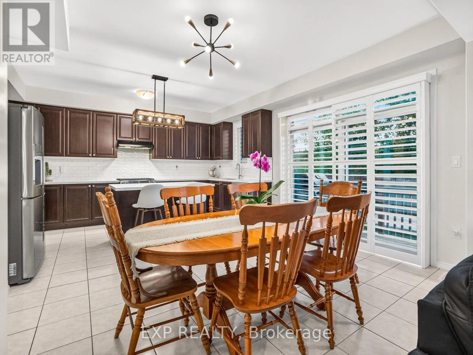 62 ESTHER CRESCENT