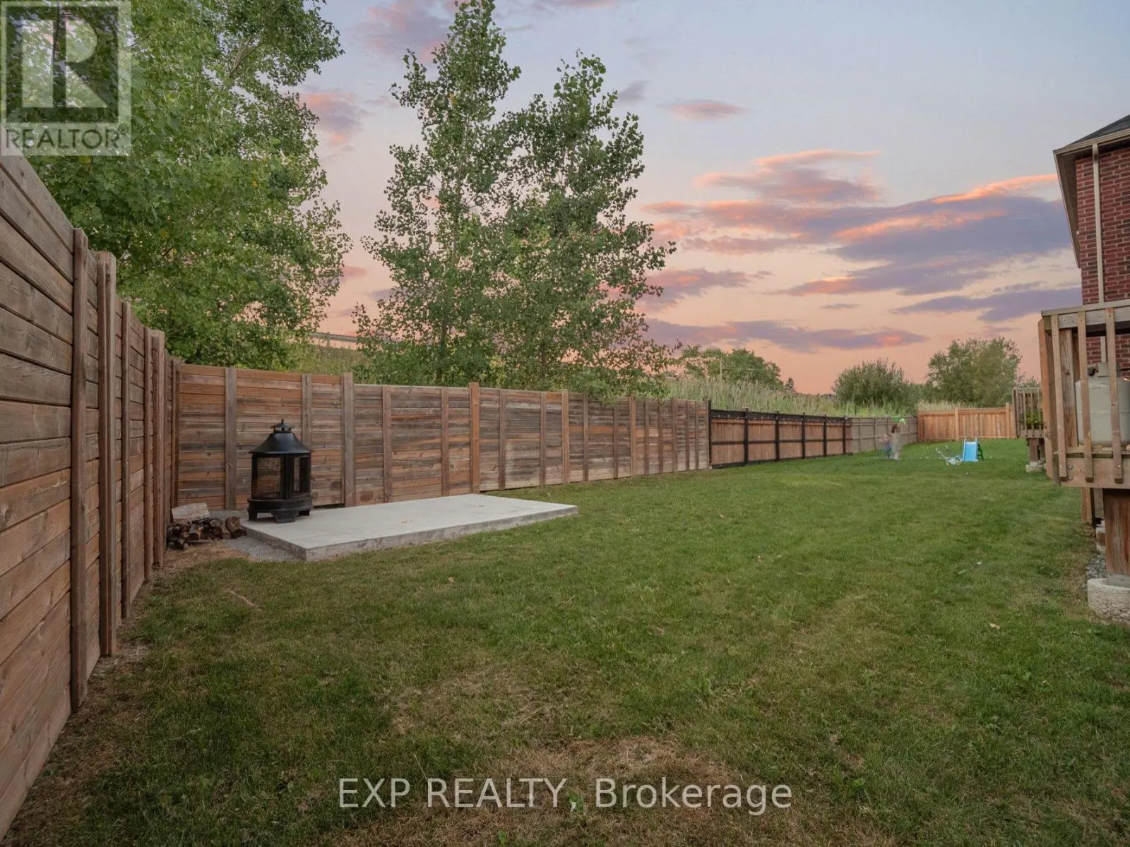 62 ESTHER CRESCENT