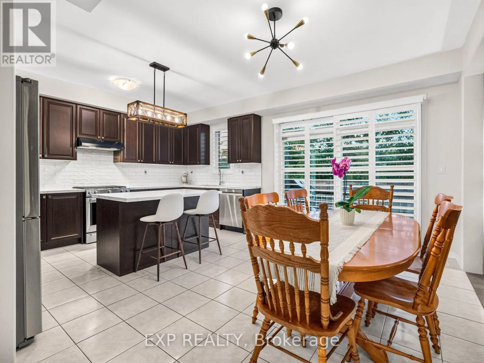 62 ESTHER CRESCENT
