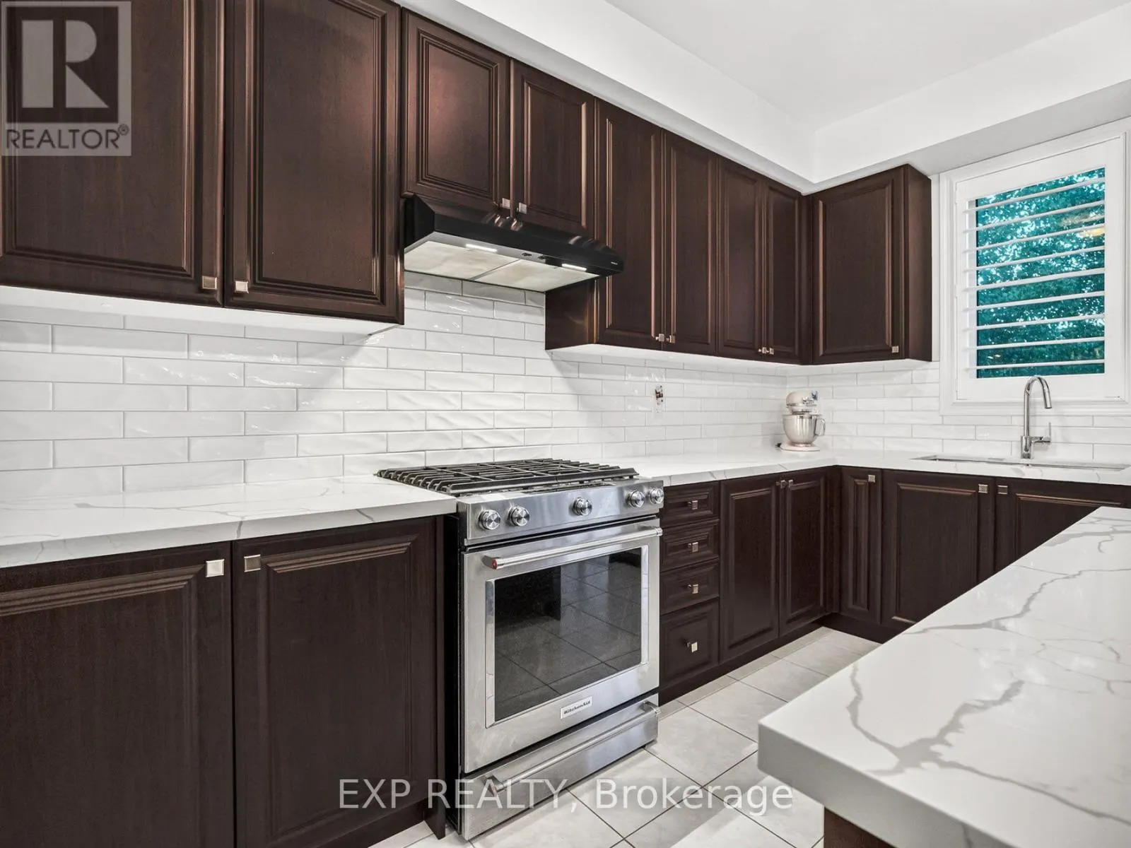62 ESTHER CRESCENT