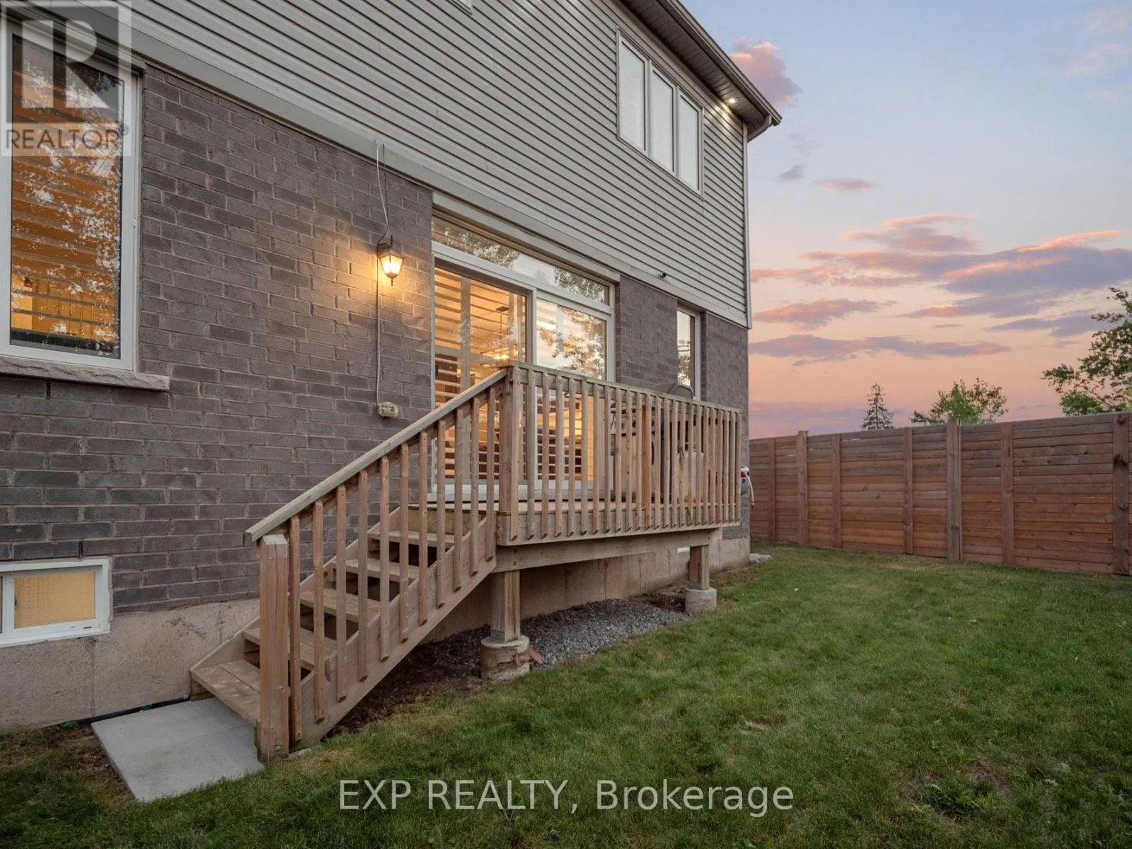 62 ESTHER CRESCENT