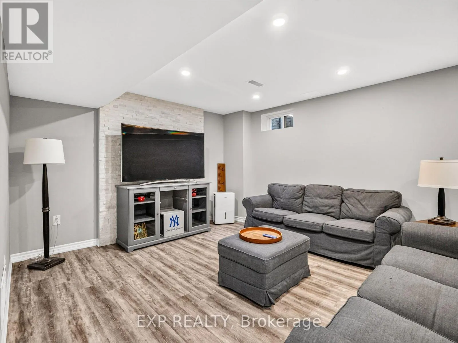 62 ESTHER CRESCENT